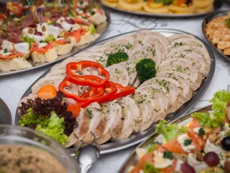 Business Catering Buffet für die tägliche Mitarbeiterverpflegung – Firmencatering Halle (Saale) Business Catering Buffet für die tägliche Mitarbeiterverpflegung