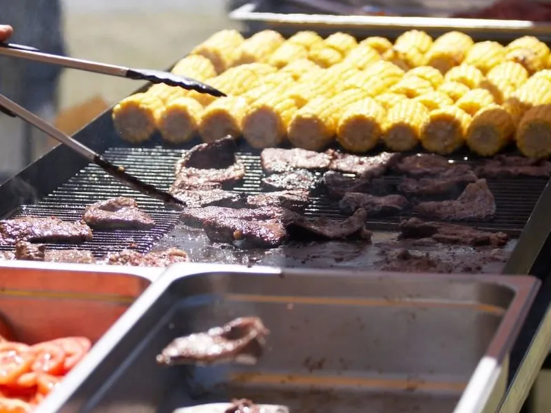 Sommerliches Vereinsfest mit Grillstation im Freien